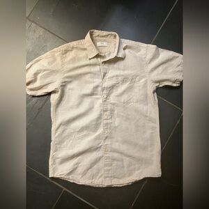 Men’s Size Medium Uniqlo Beige Button Down Short Sleeve Shirt